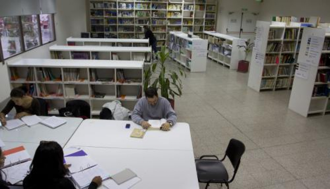 imagen Nuevos materiales bibliográficos para los alumnos  que estudian  Tecnicatura  Universitaria en Enología y Viticultura (General Alvear)