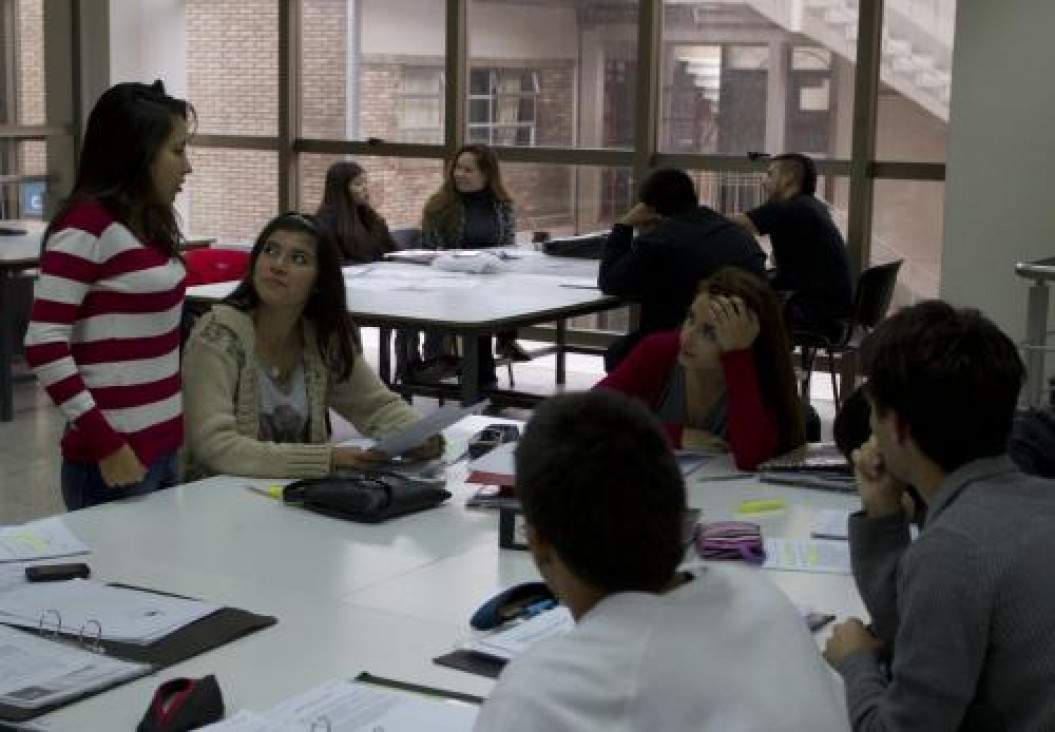 imagen Convocatoria de estudiantes tutores para ingreso intensivo 