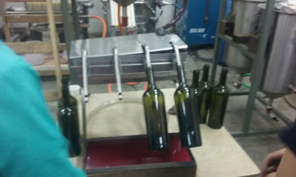 imagen Se embotellaron más de 500 litros de vino en la FCAI
