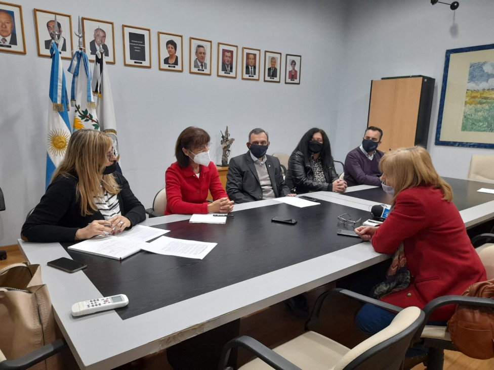 imagen INTERCAMBIO CIENTÍFICO - Visita de la Dra. Fernanda Ruiz Larrea