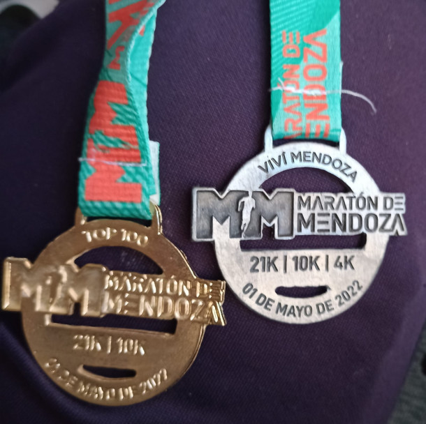 imagen Estudiantes del Sur representaron a la UNCuyo en la Maratón Internacional de Mendoza 2022