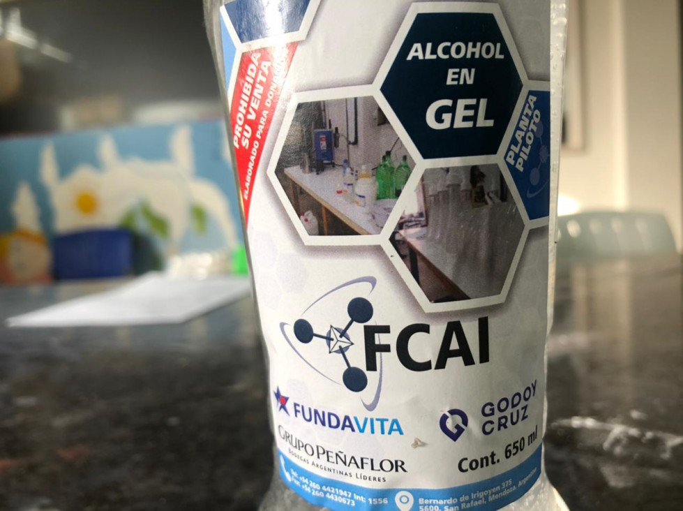 imagen Envío de alcohol en gel a Fundavita