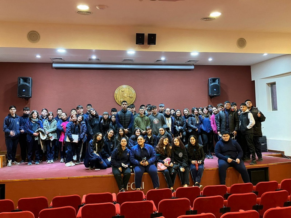 imagen La Escuela 9-003 Mercedes Tomasa de San Martín de Balcarce visitó la  FCAI