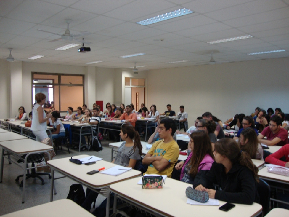 imagen Alumnos de diversas universidades se capacitan sobre Ingeniería Frutihortícola en la FCAI