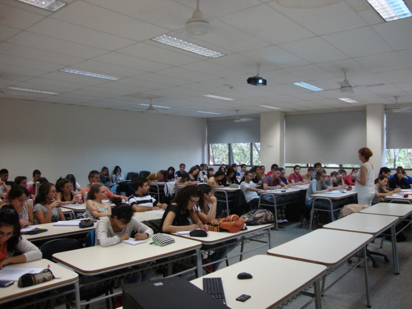 imagen Alumnos de diversas universidades se capacitan sobre Ingeniería Frutihortícola en la FCAI