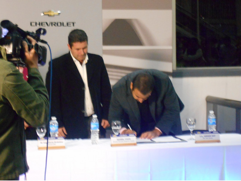 imagen Se oficializó el acuerdo con el CCT "Guillermo Catalán" y AMSAT