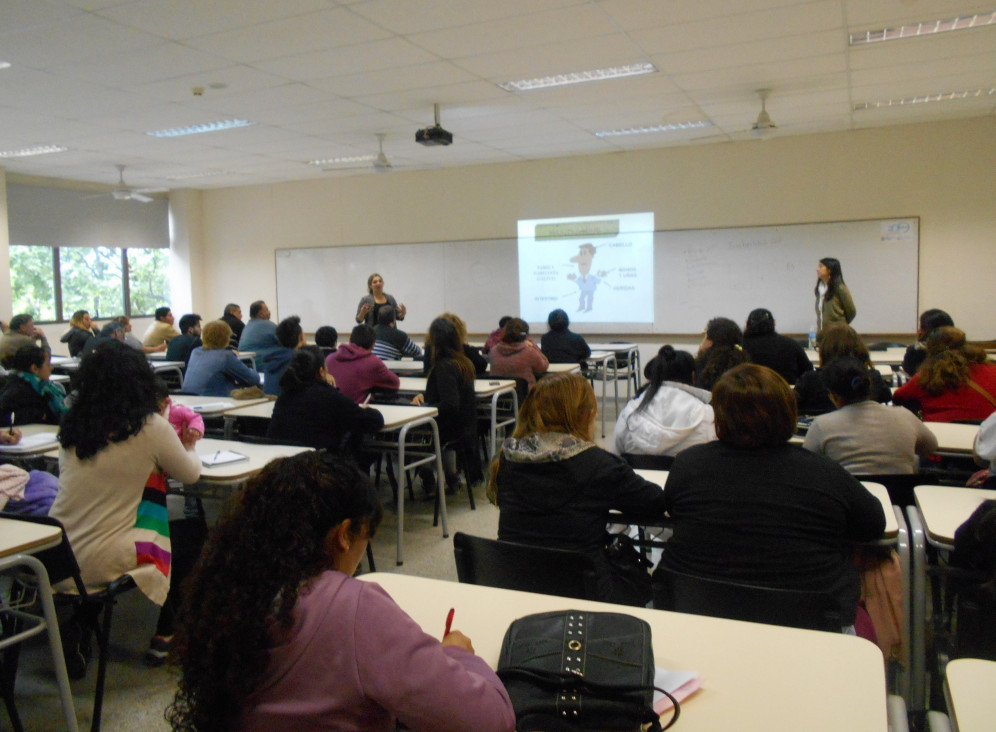 imagen Curso de Manipulación de Alimentos en la FCAI