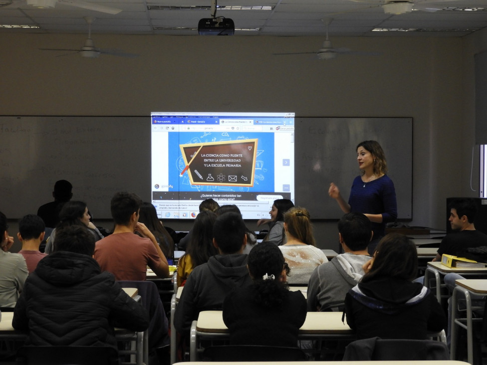 imagen Práctica Social Educativa: "La Ciencia Como Puente entre la Universidad y la Escuela Primaria"