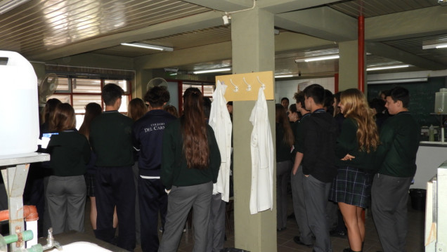 imagen Continúan las visitas de colegios secundarios en la FCAI