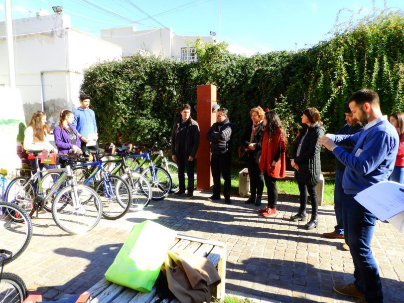 imagen Se entregaron bicicletas a estudiantes