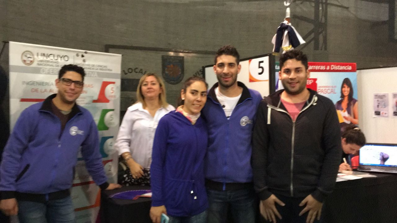 imagen La FCAI presente en la Expo Uni de San Carlos de Bariloche