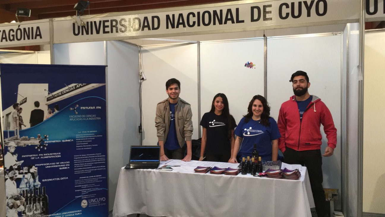 imagen La Facultad de Ciencias Aplicadas a la Industria participó del Octava edición de la Expo Vocacional en Neuquén