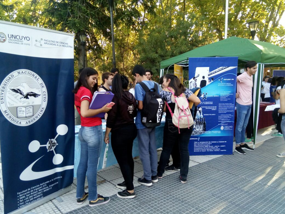 imagen La FCAI participó de la Oferta Educativa 2018 - San Rafael -