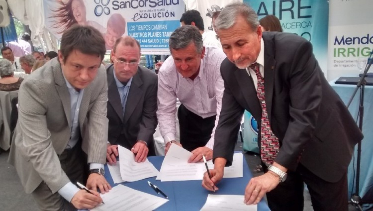 imagen Firma de convenio para creación de observatorio económico social en San Rafael