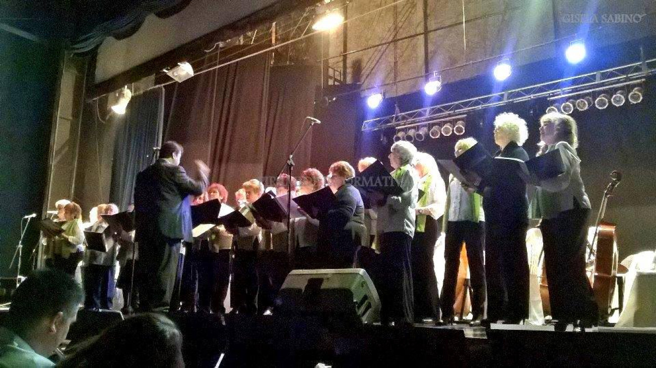 imagen La Facultad de Ciencias Aplicadas a la Industria celebró sus 54 años con un Concierto Sinfónico Coral