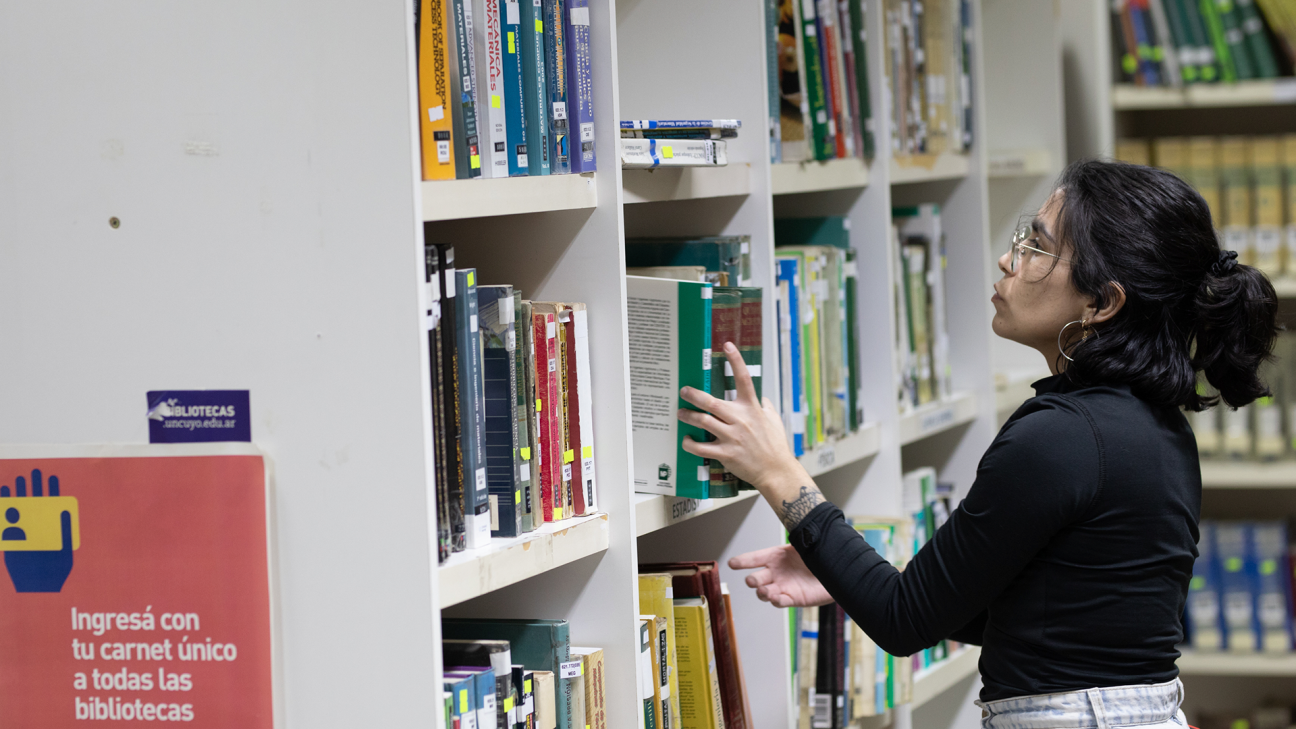 imagen Biblioteca: préstamos extendidos para el receso invernal.