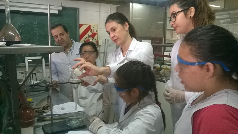 imagen  La Ciencia como Puente: Nos visitaron alumnos de la Escuela Emilio Civit